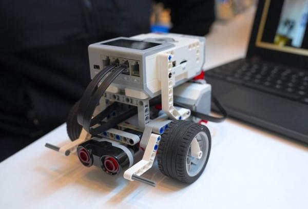 Image for event: *IN-PERSON* Lego Mindstorms